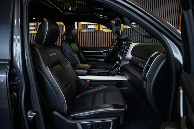 DODGE RAM 1500 5.7 V8 Hemi Laramie