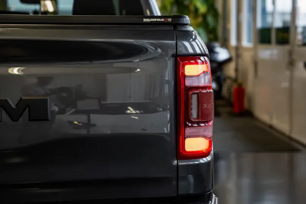 DODGE RAM 1500 5.7 V8 Hemi Laramie