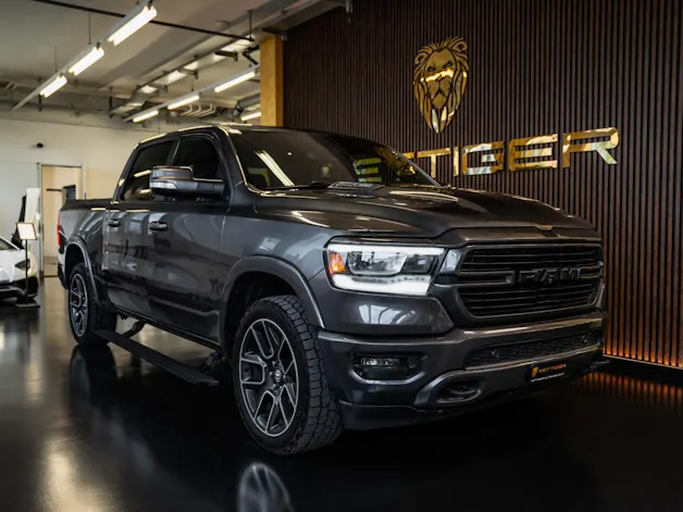 DODGE RAM 1500 5.7 V8 Hemi Laramie