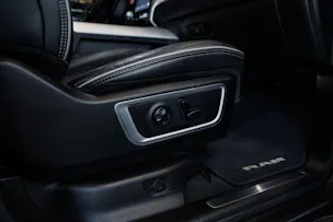 DODGE RAM 1500 5.7 V8 Hemi Laramie