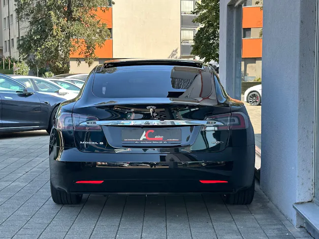 Tesla Model S 100 D