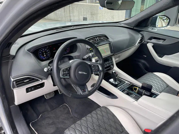 Jaguar F-Pace 5.0 V8 SVR AWD Automatik
