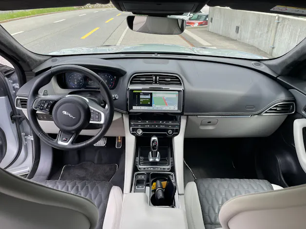 Jaguar F-Pace 5.0 V8 SVR AWD Automatik