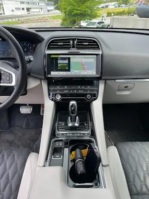 Jaguar F-Pace 5.0 V8 SVR AWD Automatik