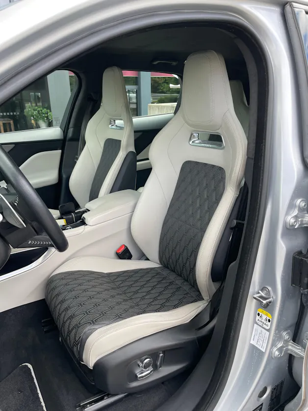 Jaguar F-Pace 5.0 V8 SVR AWD Automatik