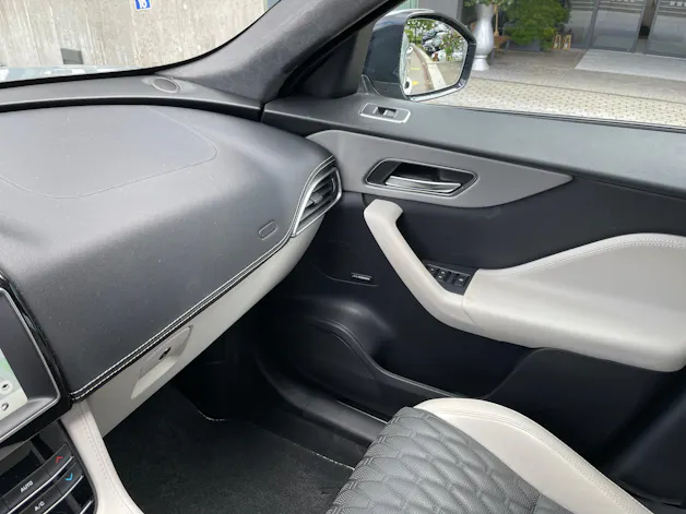 Jaguar F-Pace 5.0 V8 SVR AWD Automatik
