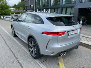 Jaguar F-Pace 5.0 V8 SVR AWD Automatik
