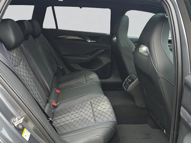 VW Passat Variant 2.0 TSI R-Line DSG 4motion