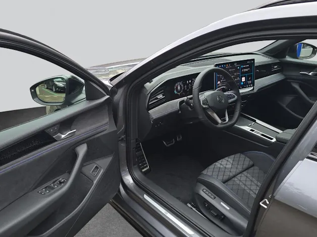 VW Passat Variant 2.0 TSI R-Line DSG 4motion