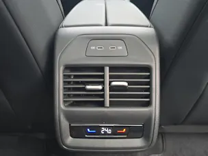 VW Passat Variant 2.0 TSI R-Line DSG 4motion