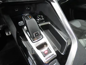 PEUGEOT 3008 2.0 BlueHDi GT EAT (Automat)