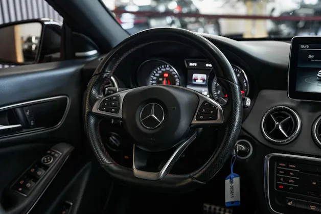 MERCEDES-BENZ CLA 250 AMG Line 7G-DCT 4Matic