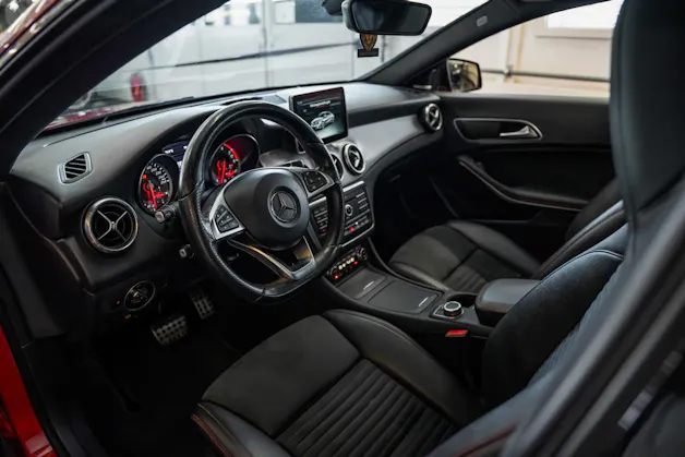 MERCEDES-BENZ CLA 250 AMG Line 7G-DCT 4Matic