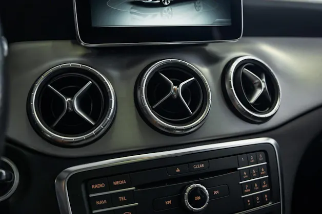 MERCEDES-BENZ CLA 250 AMG Line 7G-DCT 4Matic