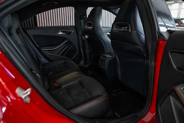 MERCEDES-BENZ CLA 250 AMG Line 7G-DCT 4Matic