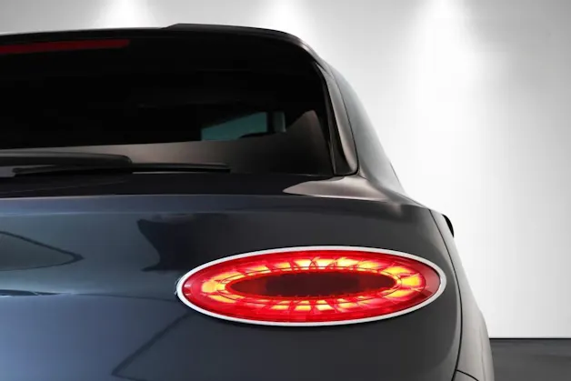 BENTLEY Bentayga Atelier V8