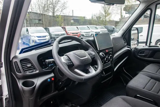 IVECO 35 S 18H V Kofferumbau, Hebebühne und AHK
