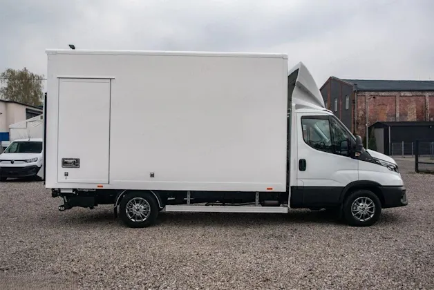 IVECO 35 S 18H V Kofferumbau, Hebebühne und AHK