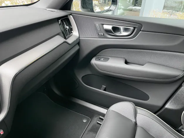 VOLVO XC60 T6 eAWD PluginHybrid Plus Black Edition Geartronic