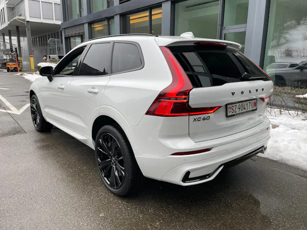 VOLVO XC60 T6 eAWD PluginHybrid Plus Black Edition Geartronic