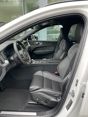 VOLVO XC60 T6 eAWD PluginHybrid Plus Black Edition Geartronic