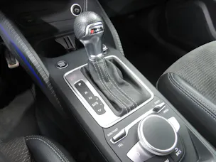 AUDI Q2 2.0 TDI Edition # 1 Quattro S-tronic (Automat)