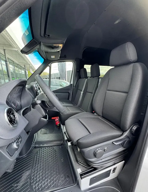 MERCEDES-BENZ Sprinter 317 CDI Standard 9G-TRONIC 7 Sitzer