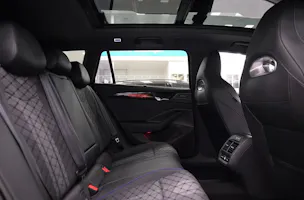 VW Passat Variant 2.0 TDI evo R-Line 4 Motion "Black Edition" DSG