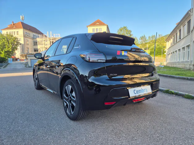 PEUGEOT 208 R 1.2