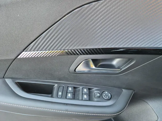 PEUGEOT 208 R 1.2
