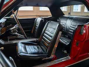 FORD MUSTANG V8