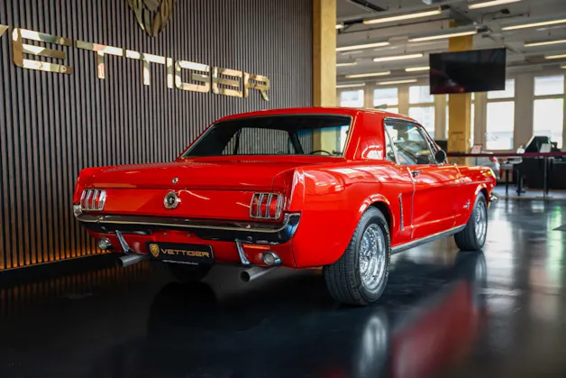 FORD MUSTANG V8