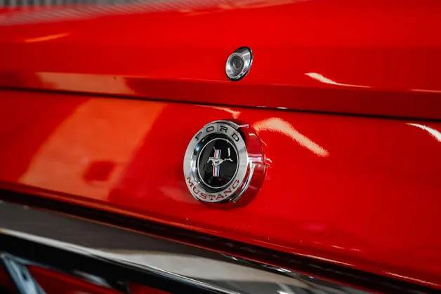 FORD MUSTANG V8