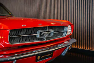 FORD MUSTANG V8