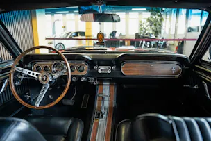 FORD MUSTANG V8