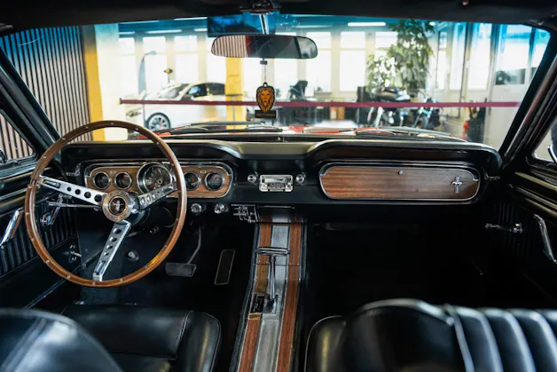 FORD MUSTANG V8