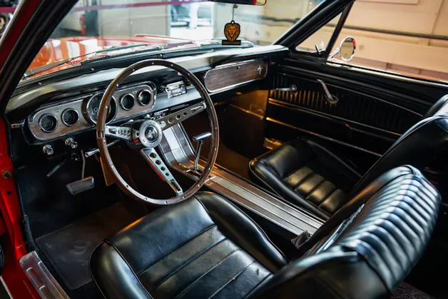 FORD MUSTANG V8