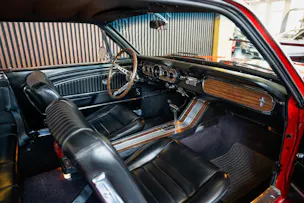 FORD MUSTANG V8