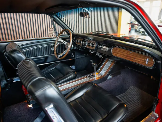 FORD MUSTANG V8