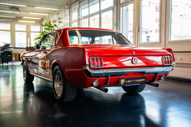 FORD MUSTANG V8