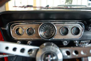 FORD MUSTANG V8