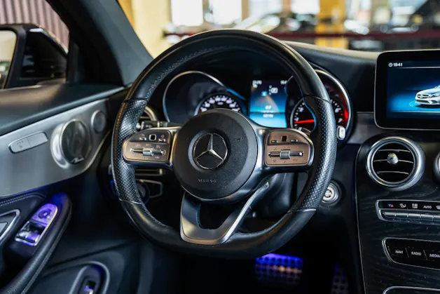 MERCEDES-BENZ C 200 Coupé AMG Line 9G-Tronic