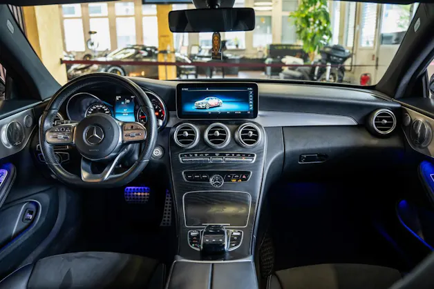 MERCEDES-BENZ C 200 Coupé AMG Line 9G-Tronic