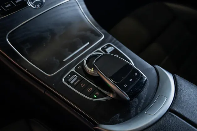 MERCEDES-BENZ C 200 Coupé AMG Line 9G-Tronic