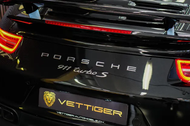 PORSCHE 911 Turbo S PDK