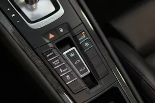 PORSCHE 911 Turbo S PDK