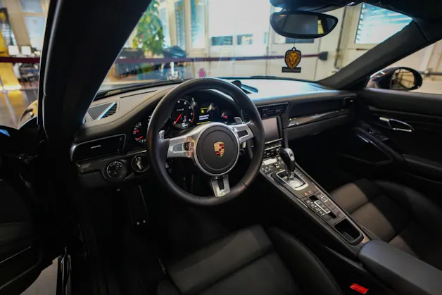 PORSCHE 911 Turbo S PDK