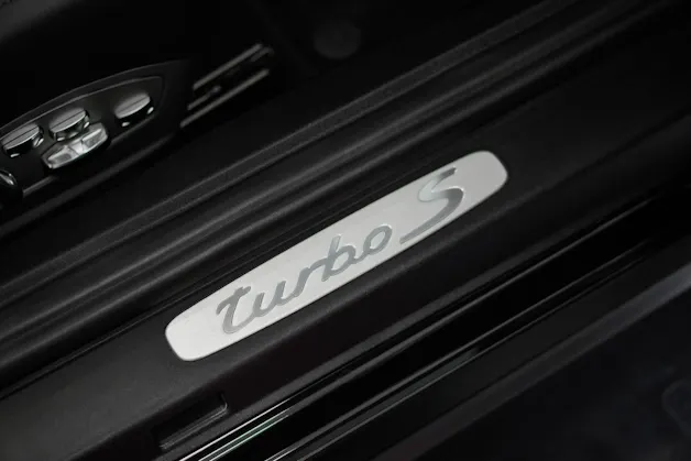 PORSCHE 911 Turbo S PDK