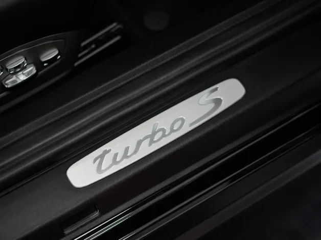 PORSCHE 911 Turbo S PDK