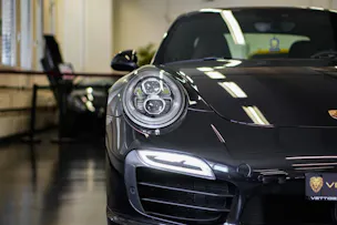 PORSCHE 911 Turbo S PDK